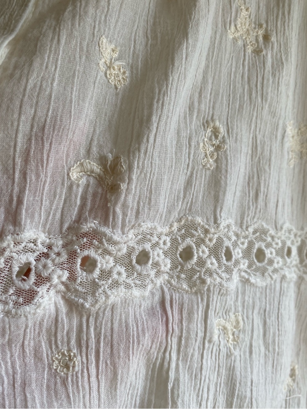 Zara Crochet Embroidered 100% Crinkle Cotton Boxy Button Up Blouse Cream Size L - Picture 9 of 15